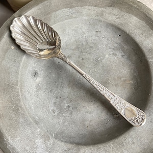 Vintage Spoon. Grooved Bowl. Decorative. Silver Plated.  Shabby Chic. Downton Abbey. Food Photo props