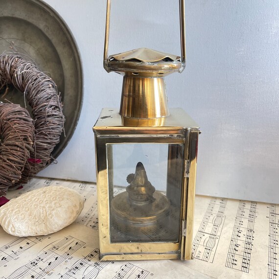 Antique railway lamp discount