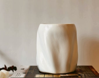 Modeling 3D Art Handmade, Handmade moder vase, Center piece, Coffee table moder Decor, Curve, Flower vase, UPCYCLED, Modern vase