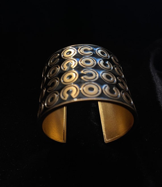 Authentic vintage Chanel cuff from 2001 - image 1