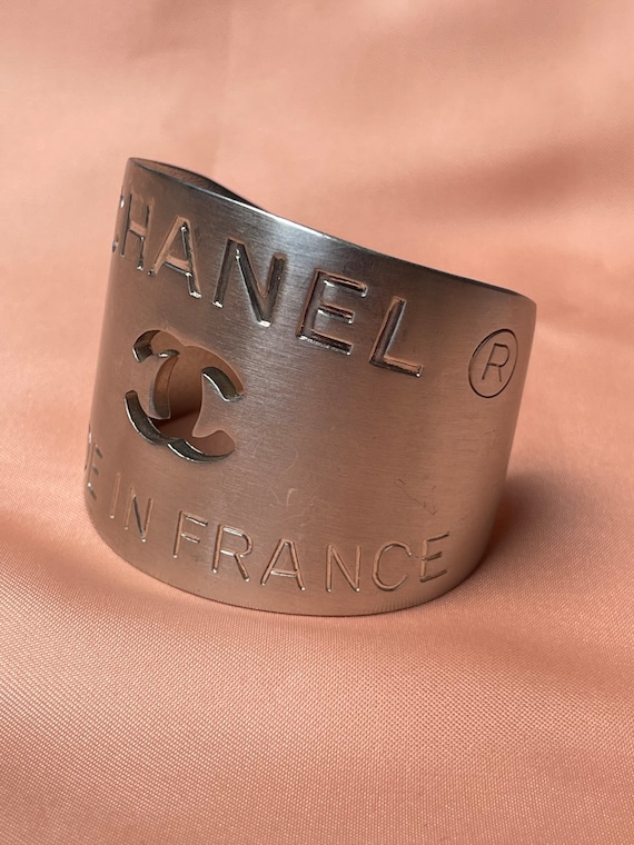 Authentic vintage Chanel cuff 90s - image 6