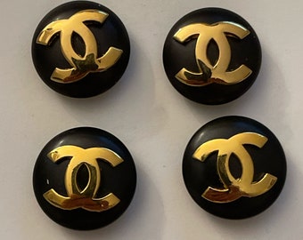 Lot 4 boutons Chanel vintage années 90