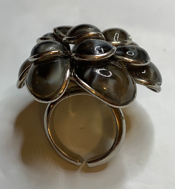 Vintage Camellia Gripoix Ring - image 4