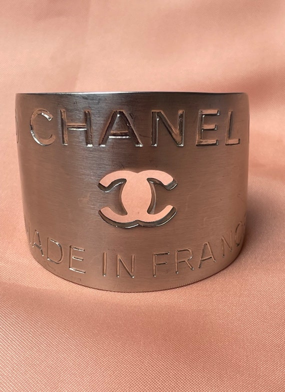 Authentic vintage Chanel cuff 90s - image 2