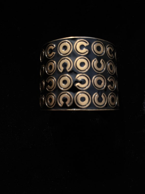 Authentic vintage Chanel cuff from 2001 - image 2