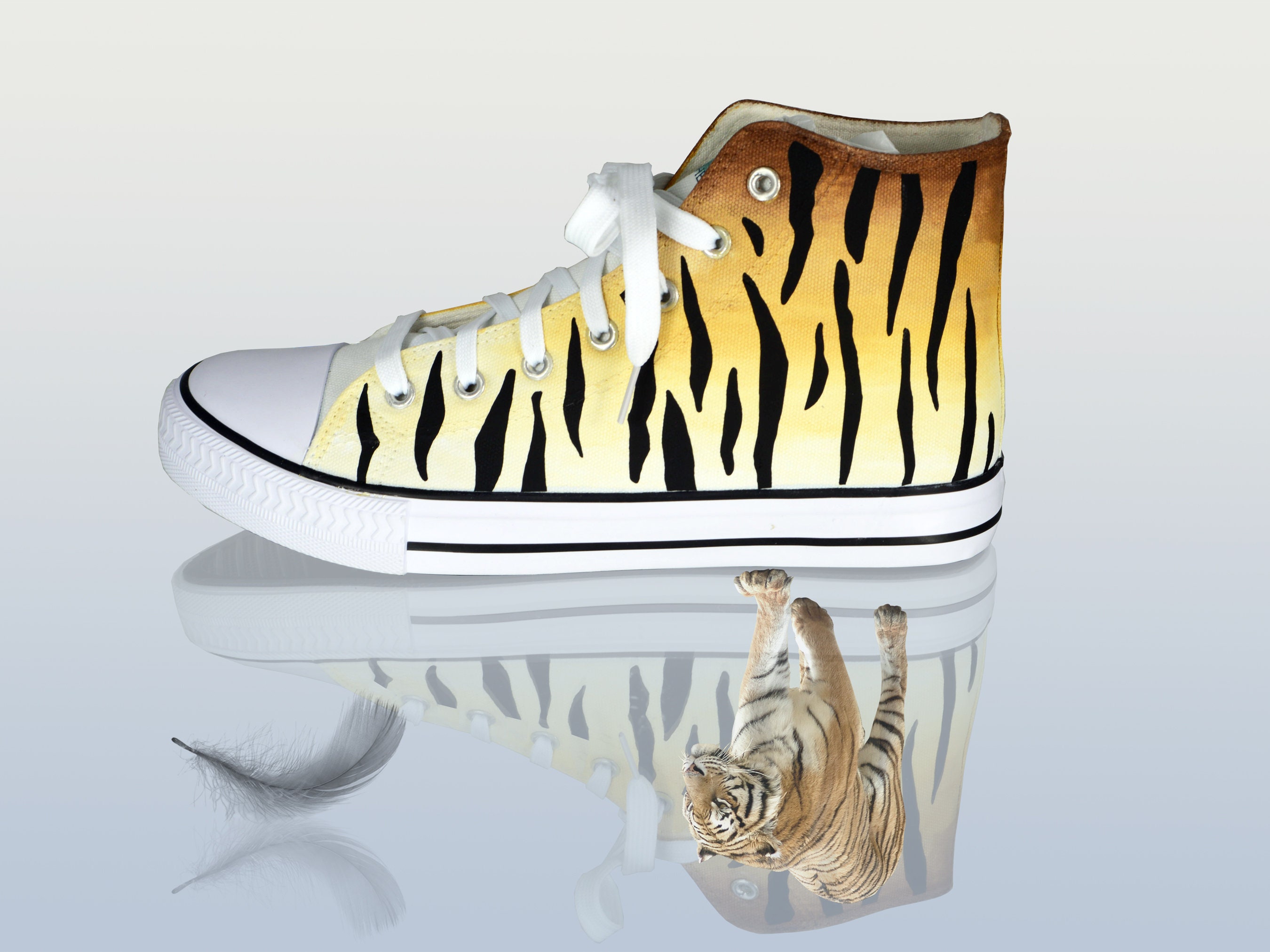 White Tiger Head Print Low Top Sneakers – Maison-B-More Global Store