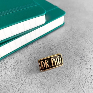 Dr., PhD Hard Enamel Pin Abzeichen - Schwarz und Gold