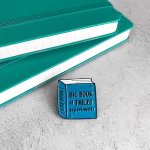 Labbok Mjuk Emalj Pin Badge - Blå