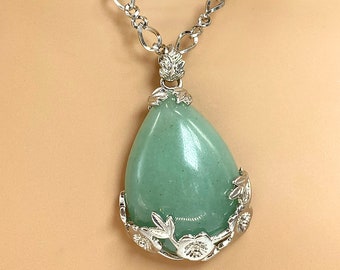 Green Aventurine Quartz Gemstone Tear Drop Pendant Necklace.  Gift Box Included.  Great Gift Idea for Her.