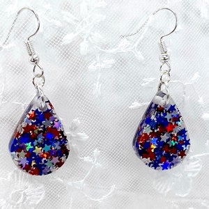 Boucles d'oreilles patriotiques étoiles : bijoux en résine scintillante rouge blanc bleu