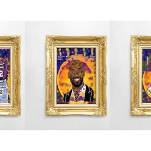 K&ouml;nnte beinhalten: Drei gerahmte Kunstdrucke mit goldenen, verzierten Rahmen. Die Kunstwerke zeigen farbenfrohe Illustrationen eines Basketballspielers, darunter Trikots mit den Nummern 8, 24 und 2. Der Hintergrund umfasst Stadtansichten und einen Sternenhimmel.