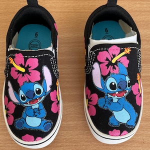 Zapatos pintados a mano con puntadas para niños y bebés