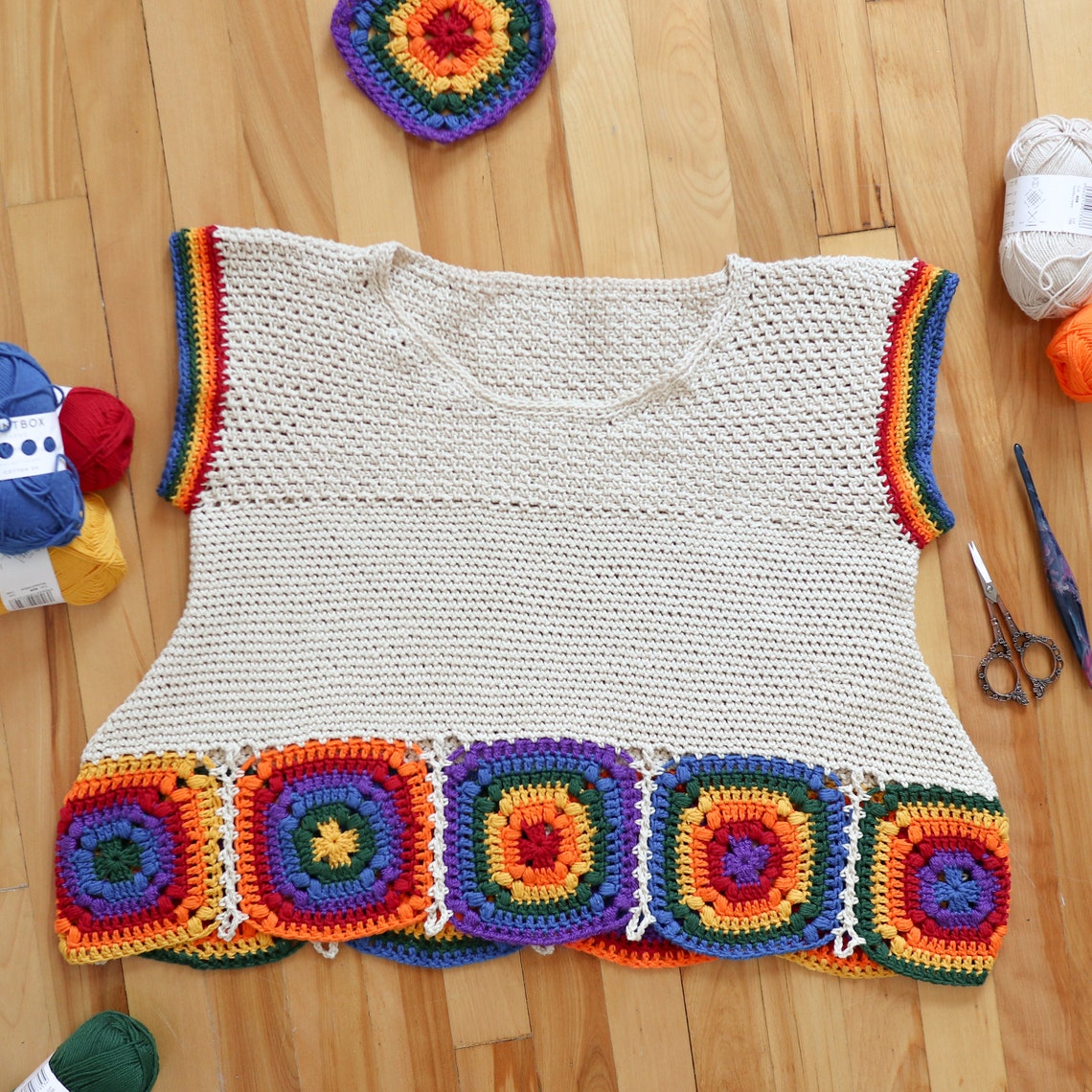 SerendipiTEE crochet pattern granny square t-shirt tee | Etsy
