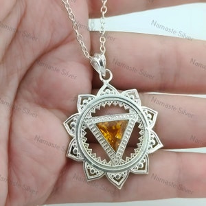 Collier chakra du plexus solaire, pendentif chakra Manipura fait main en argent sterling 925, bijoux en citrine naturelle, cadeau de guérison pour elle