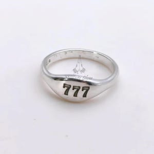 Anillo con número de ángel, anillo delicado de plata de ley 925, joyería hecha a mano con números de la suerte grabados a medida del 000 al 999, regalo espiritual único para ella