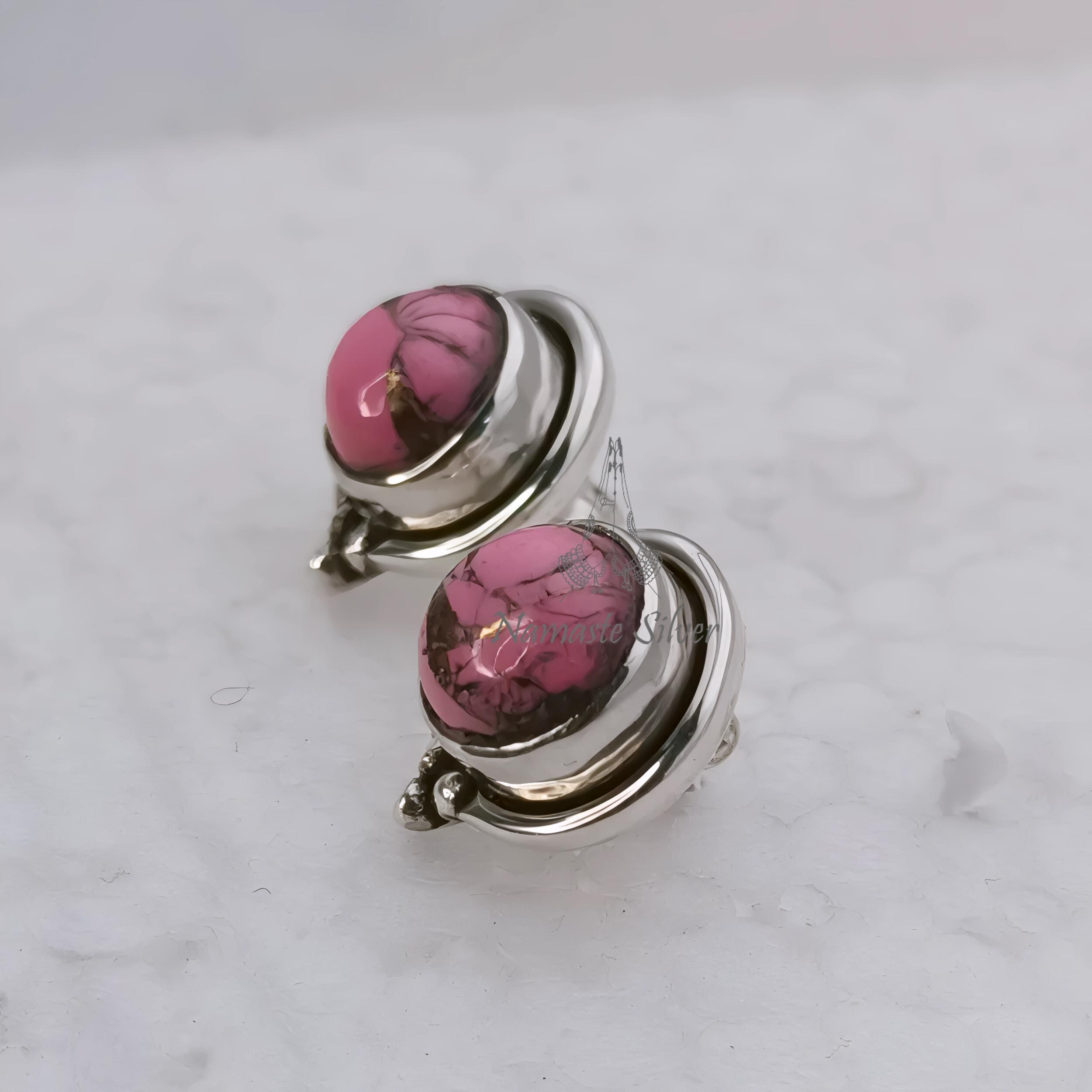 Orecchini a bottone in turchese rosa, perni in argento sterling 925 con pietre preziose rotonde fatte a mano - Italia