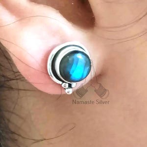 Oorbellen labradoriet, 925 sterlingzilver handgemaakte oorstekers, natuurlijke labradoriet ronde edelsteen oorbellen, geboortesteen cadeau voor haar