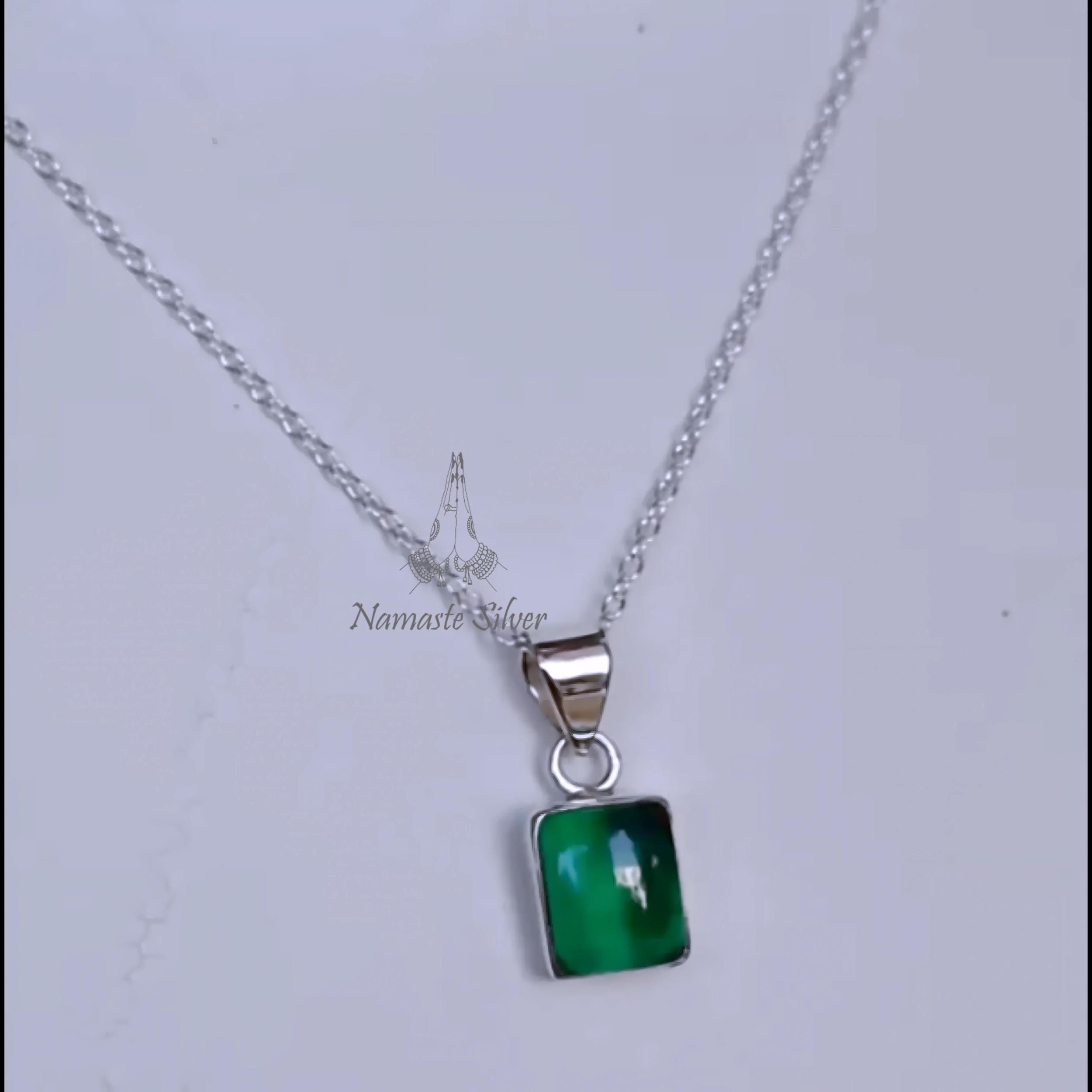 Pendentif émeraude Verte 93.90 Carats En Argent 925 - Taillée Coussin - Création Labo