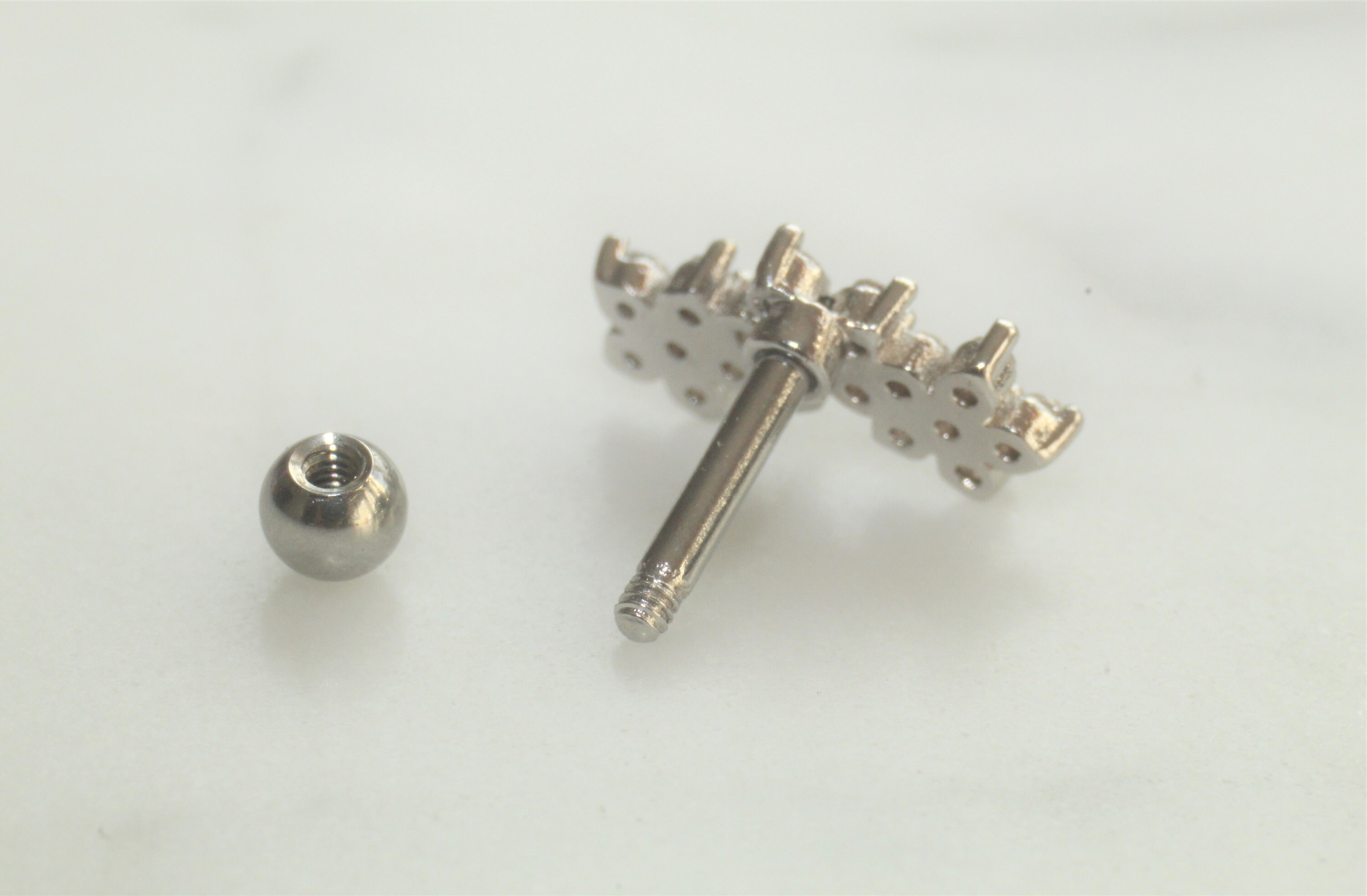 Set 12 Piercing Per Elica In Acciaio Inox – Retro Piatto A Forma Di Fiore – Con Zirconia Cubica – Colori Argento E Oro – Per Cartilagine, Trago, Elica, Daith – Gioielli Versatili - 3
