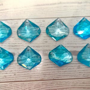 One (1) Vintage 1" Aqua Blue Glass Triangular Prism Suncatcher Bead, NOS Chandelier Lamp
