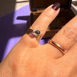 Vintage Toi et Moi Sapphire and Ruby Ring. Fluted Pinky Ring. Made in Italy, 18k Gold.