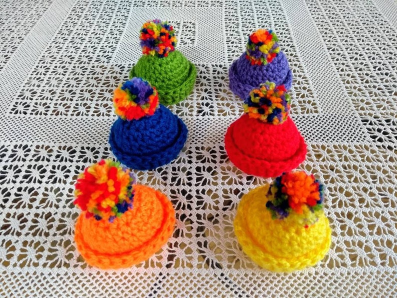 bottle topper knit An easy pattern for crocheted miniature Xmas hat with pompom and spiral scarf for wine bottle tutorial for beginners