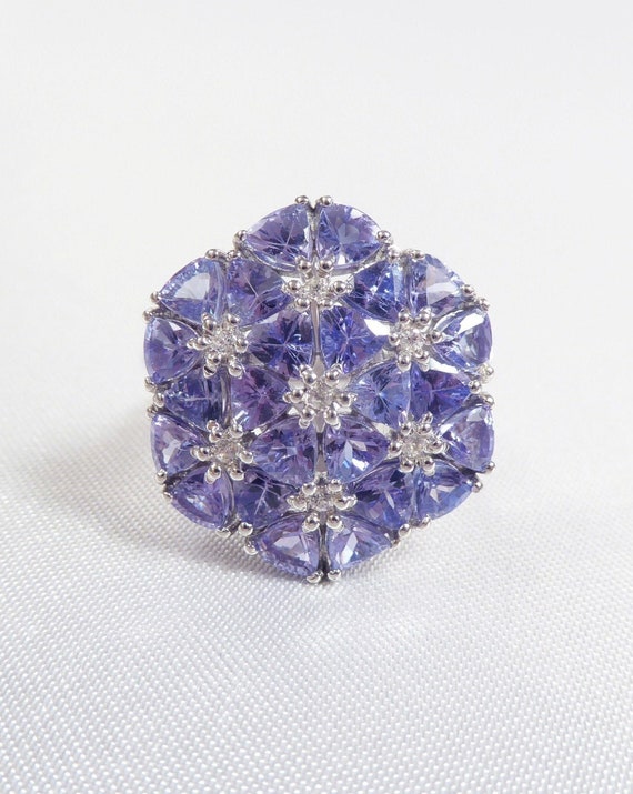 ON SALE! Vintage 6 carats Natural Tanzanite and W… - image 1