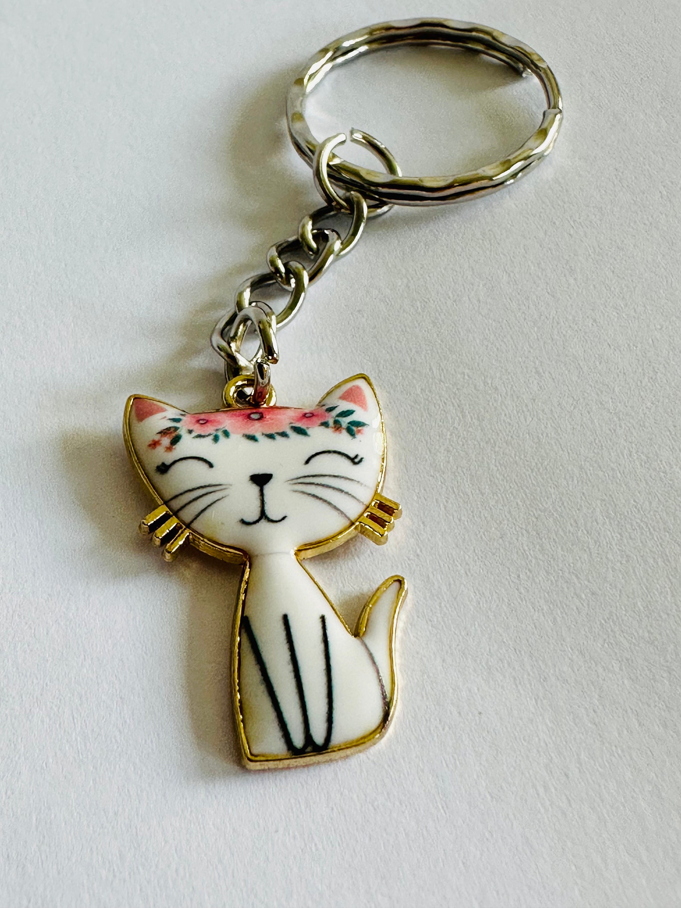 Mini Hippy Flower White Happy Cat Metal & Enamel Novelty Key
