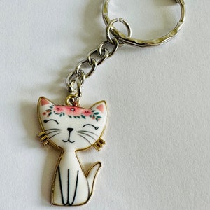 Mini Hippy Flower White Happy Cat Metal & Enamel Novelty Key Ring