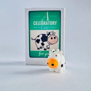 お祝いの牛 マッチ箱入りミニノベルティ牛 誕生日のお祝いギフト
