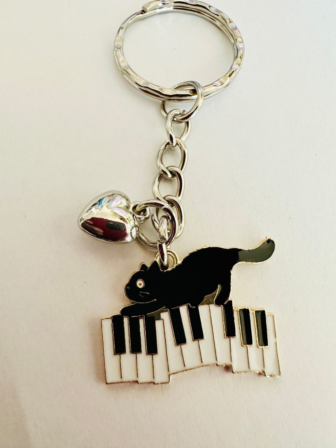 Mini Keyboard Key Ring Mini Black Cat Stretching on Keyboard With Heart Metal & Enamel Novelty ...