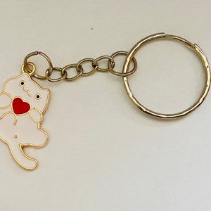 Mini Funny White Cuddling Heart Cat Metal & Enamel Novelty Key Ring