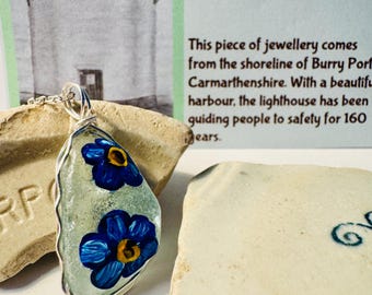 ウェールズ産シーグラス、ペイント、ワスレナグサの花、ハンドメイド