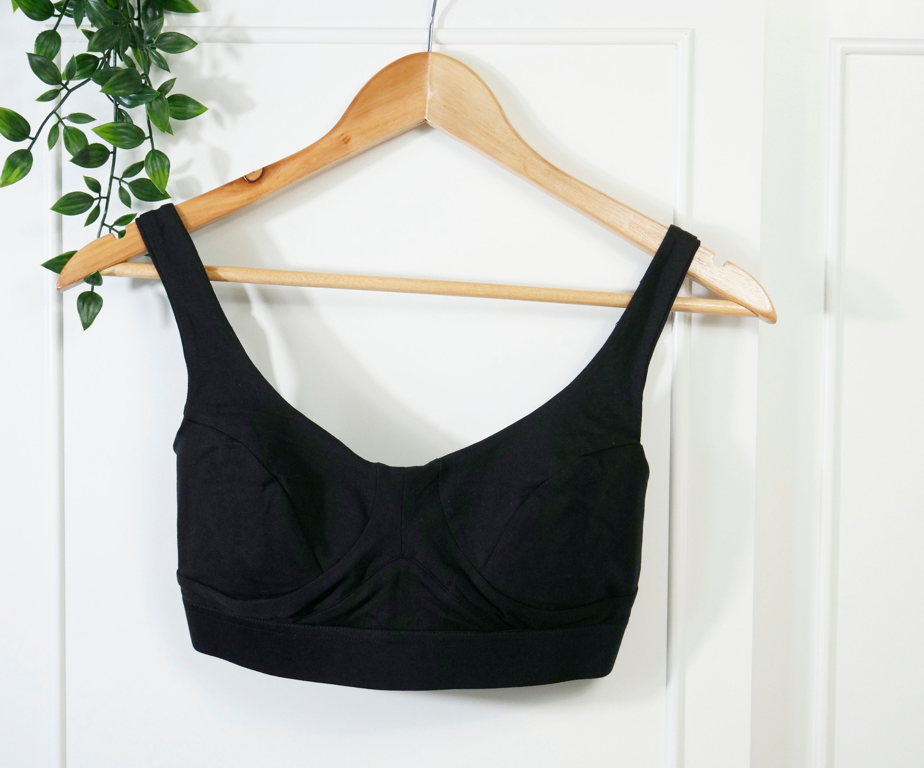 Black Support Bra Set - Comfortable and Sustainable