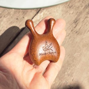 Massage Tool Engraved Sandalwood Acupoint Massage Gua Sha Facial Massager Pocket Massage Tool Point Treatment Relaxing Relieve Tension
