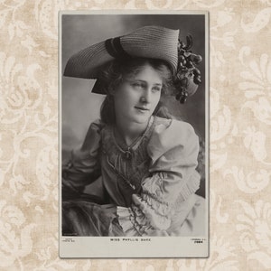 L'attrice Phyllis Dare in uno stato pensieroso - Cartolina d'epoca originale dei primi del '900.