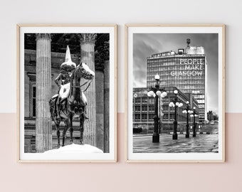 Conjunto de dos grabados de Glasgow de la estatua del duque de Wellington y el pueblo hacer glasgow edificio.  Fotografía de la ciudad