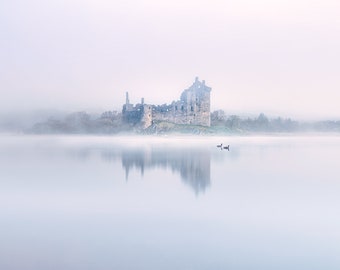 Château de Kilchurn dans la brume.  Scotland Photography, Photo Print from The Scottish Highlands.  Art de mur de paysage