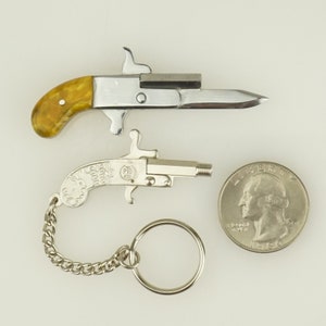 新品 1x Berloque と 1x Elgin カットレス ミニチュア キー リング チェーン ウォッチ おもちゃ オーストリア製 2 mm フリントロック キャップ フォブ ガン チャーム ギフト