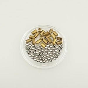 NUOVO 20 pezzi. + 60 palline per orologio portachiavi in miniatura Berloque in custodia Made in Austria