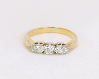 Old trilogy ring in gold and old cut diamonds