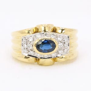 Godrons Ring Yellow Gold Oval Sapphire Diamonds
