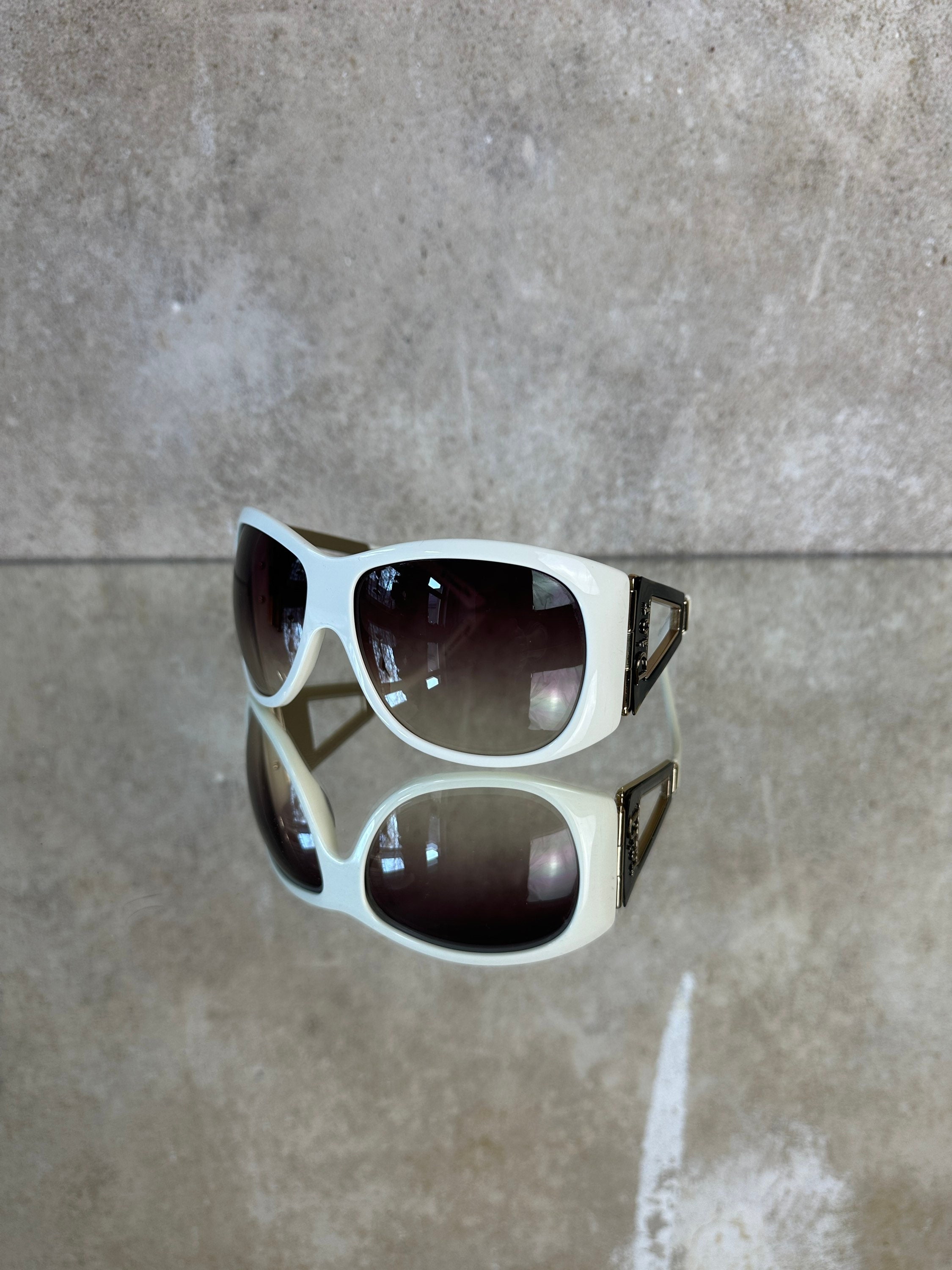 Louis Vuitton x YK White Dots 1.1 Gafas de sol millonarias usadas