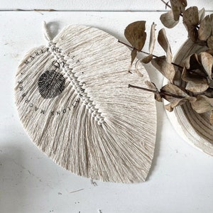 Feather wall decoration