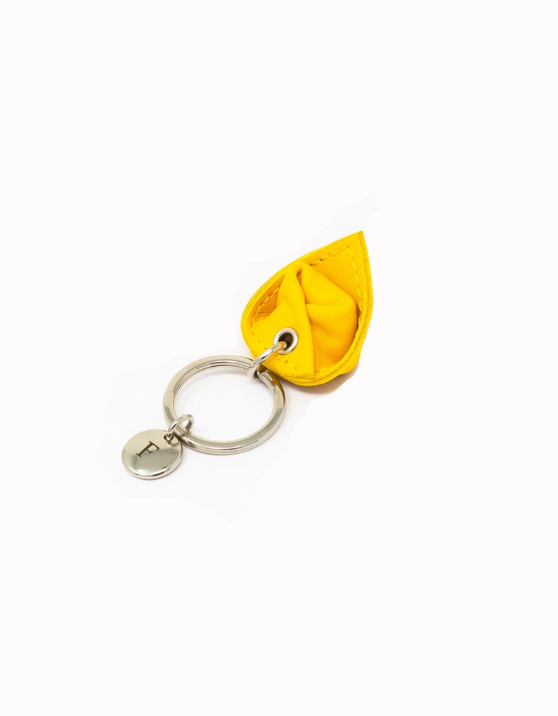 Tortellino Leather keychain With initial image 4