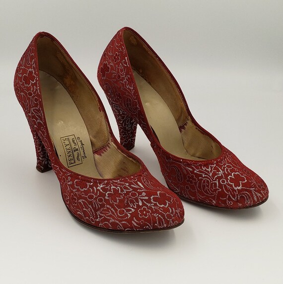 retro red heels
