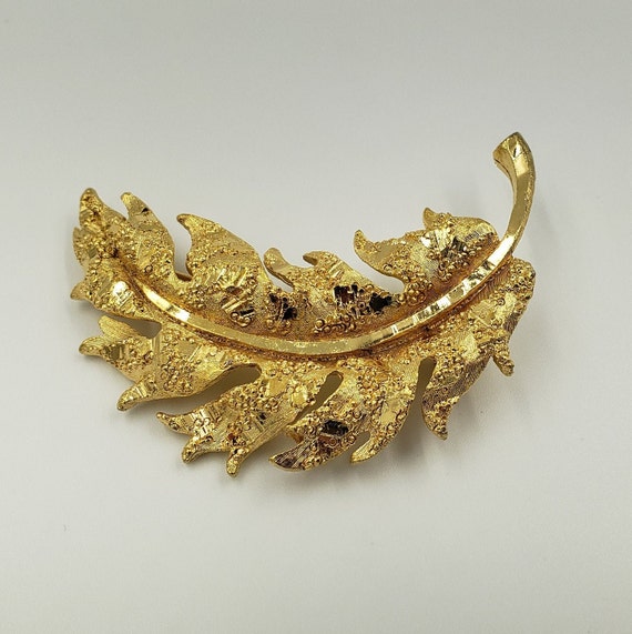 1960s Mamselle Gold Leaf Brooch - image 2