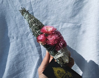 Cleansing bundle ( smoke wand, smudge Stick ) Australian Sustainable, organically grown White Sage, Lavender, Rosemary, Straw Flower.