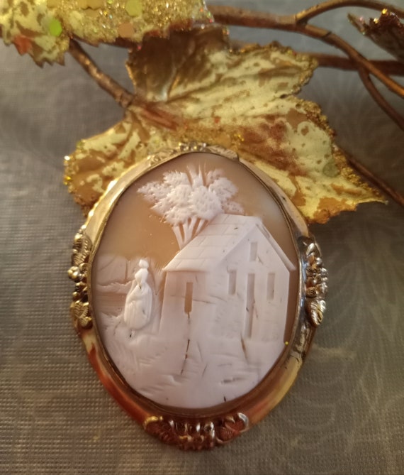 Vintage Italian Victorian Shell Story Cameo Brooch - image 1