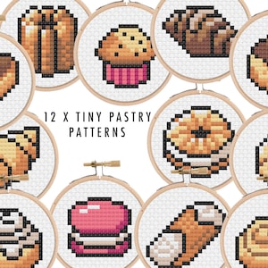 Op de afbeelding: Twaalf verschillende pixel art gebakpatronen in borduurringen. De patronen omvatten een croissant, een donut, een muffin, een macaron, een kaneelrol, een cannoli, een koekje, een gebakje met chocolade glazuur, een gebakje met wit glazuur en een brood.
